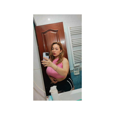 CHICA ÚNICA PARA MOMENTOS INOLVIDABLES