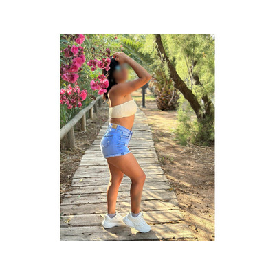 Rominna encanto de chica Valenciana.