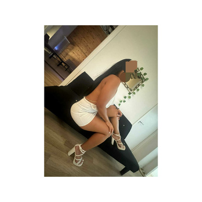 JOVECITA DESEA UN BUEN AMANTE