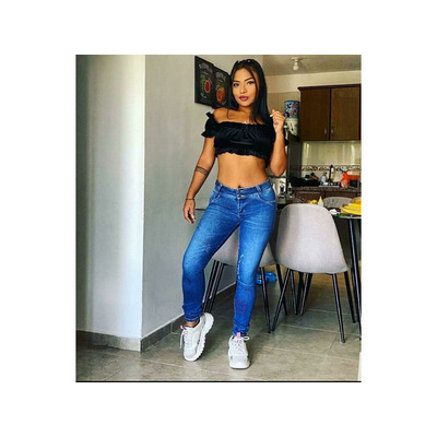 Valentina genuina divertida con ganas