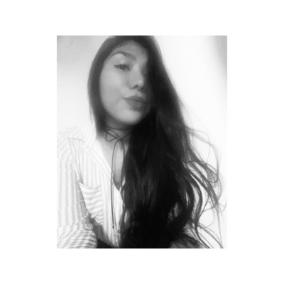 ENCANTADORA CHICA PERFCTA EN LA CAMA