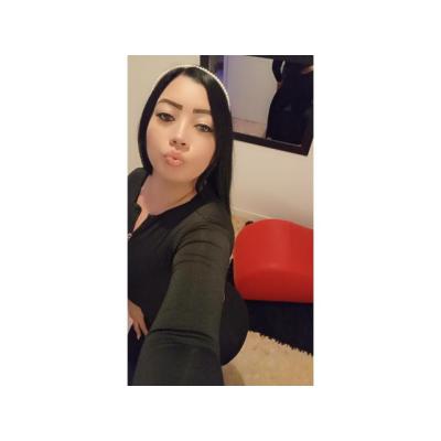 EXTROVERTIDA, SENSUAL Y ARDIENTE