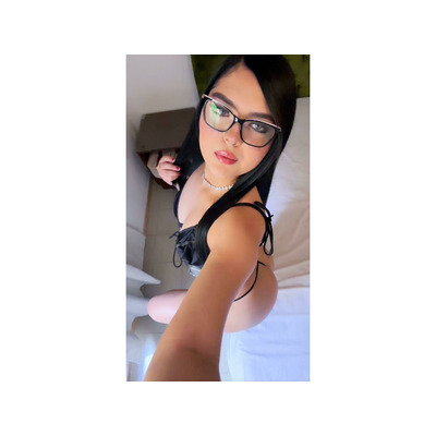 COLEGIALA GUARRA Y CACHONDA
