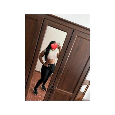 BOMBON MORENA JUGOSA Y ATREVIDA