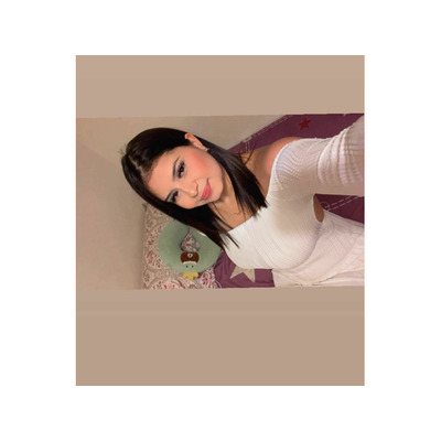 TIERNA Y SENSUAL JOVENCITA  