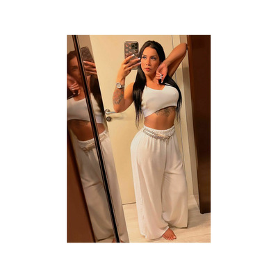 UNA MUJER QUE, TE HARÁ VIBRAR, DE EMOCIONES,