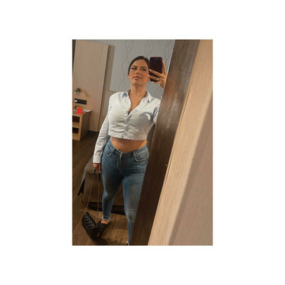 EXTROVERTIDA, CARIÑOSA Y BUENA AMARTE