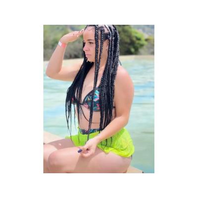 JOVENCITA SENSUAL FIESTERA . . . SALIDAS