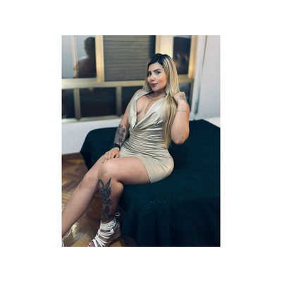 Sol divertida con ganas de fiesta