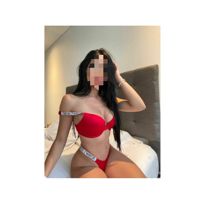 LATINA EXPERTA EN EMPALMAR POLLAS