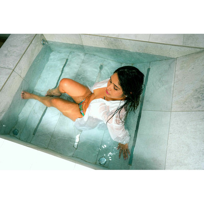 JOVENCITA MUY TIERNA Y OBEDIENTE