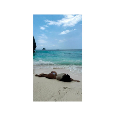 LATINA MORENA Y SENSUAL