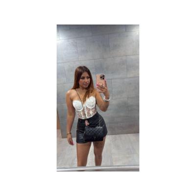 JUGUETONA Y COMPLACIENTE JOVENCITA