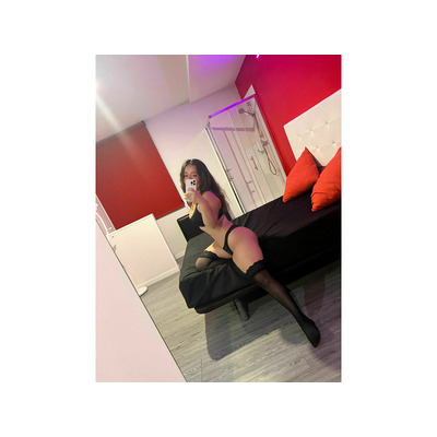 CHICA IMPLICADA Y ENTREGADA CON SERVICIO VIP