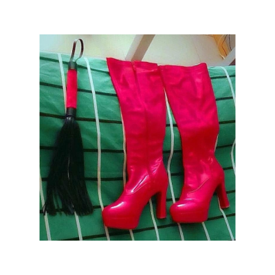 Sexy, madura española en casa o virtual.