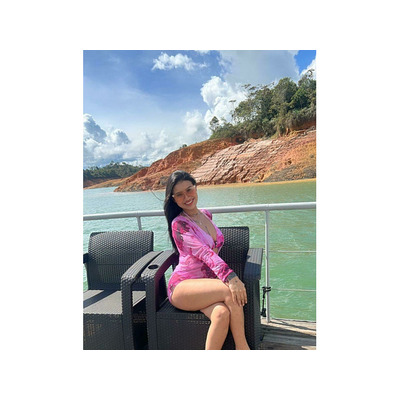 MUY CALIENTE Y EXPERIMENTADA