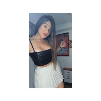 GUAPA Y MUY COMPLACIENTE. . SALIDAS