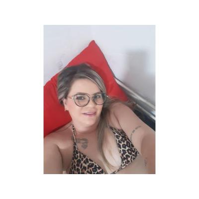 QUIERES DEVORARME TODA?. . .