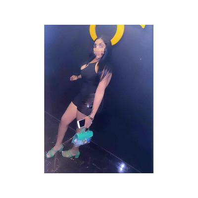 HERMOSA DOMINICANA. . SALIDAS