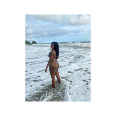 HERMOSA Y ARDIENTE JOVENCITA MULATA