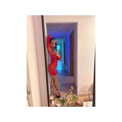 ARY EXTROVERTIDA Y MUY SENSUAL