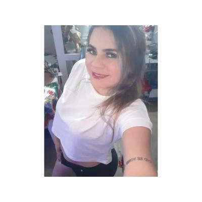 CACHONDA CON GANAS DE FOLLAR