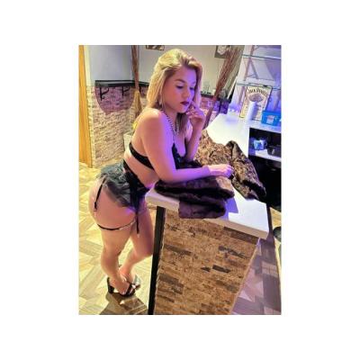 CHICA CALIENTE EN ALZIRA