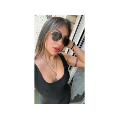 JOVENCITA CARIÑOSA Y FIESTERA