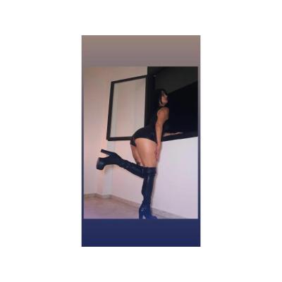 LA MUJER MAS DIVERTIDA Y COMPLACIENTE