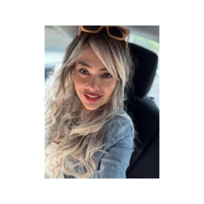 CONSENTIDORA Y LLENA DE MORBO, . SALIDAS.