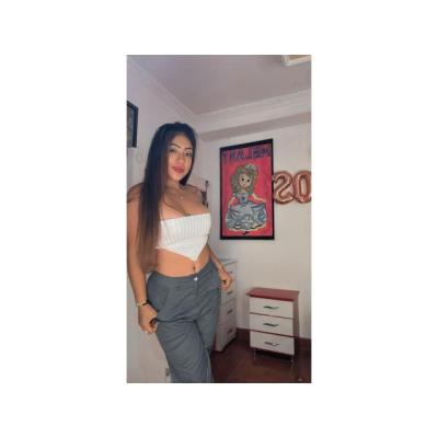 MIA UNA JOVENCITA DIVERTIDA CAñERA