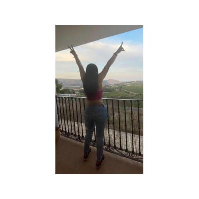 Jovencita  muy encantadora