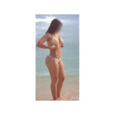 JOVEN EXOTICA EXQUISITA LLENA DE FUEGO