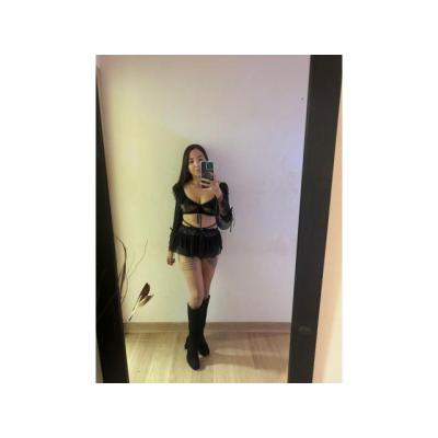 VEN Y COMETE MI COÑO HUMEDO. . PACK HORAS 80e