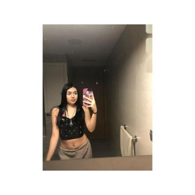 Latina guapa y cariñosa