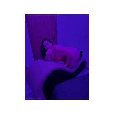 NIÑATA ADICTA A LAS POLLAS Y A LA FIESTA