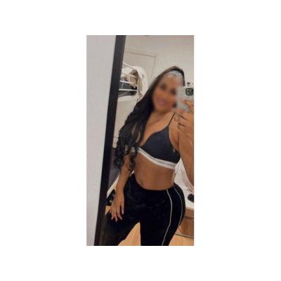 HERMOSA MORENA COLOMBIANA. . . SALIDAS