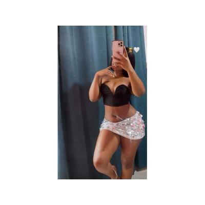 JOVEN LATINA ATREVIDA Y SEXY