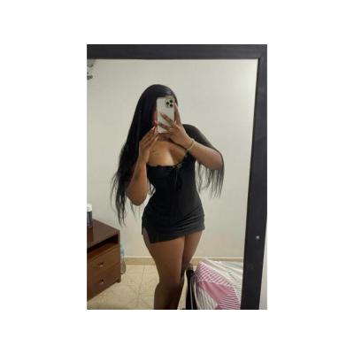 JOVEN LATINA ATREVIDA Y SEXY