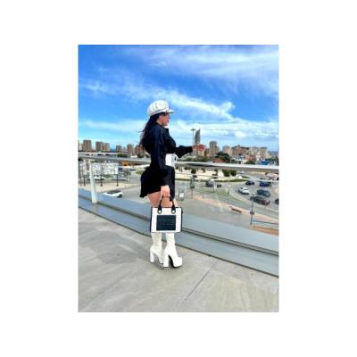 CELESTE  NIÑATA MUY CACHONDITA