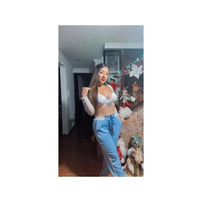 ELEGANTE Y MUY ABIERTA, LA MUJER IDEAL