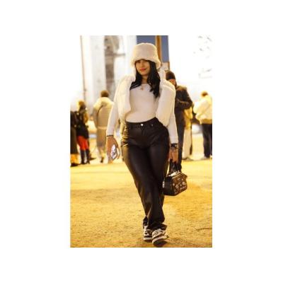 MORENA VICIOSA, CAPRICHOSA Y COQUETA