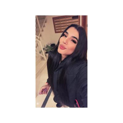 FEMEMNINA CON ENORME DOTACION SALIDAS 100e