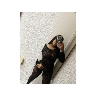 TU COMPLICE FAVORITA MUY SEXY