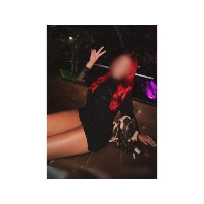 JOVEN COLOMBIANA DISPONIBLE