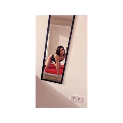 SOY UNA PERRITA MUY LECHERA
