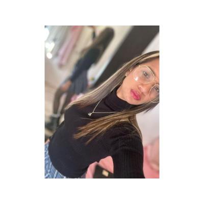 VEN Y DELEITATE CON ESTA HERMOSA CHICA