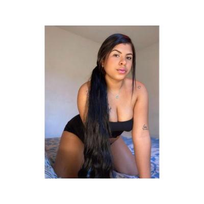 LATINA CARIÑOSA Y SENSUAL