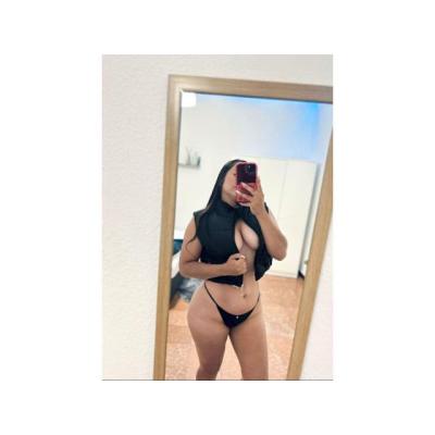 SENCILLA, JUGUETONA Y MUY FIESTERA