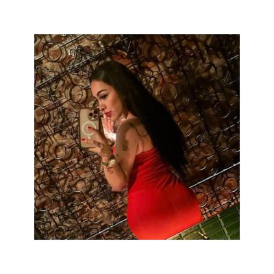 CHICA GUAPA Y GUARRA